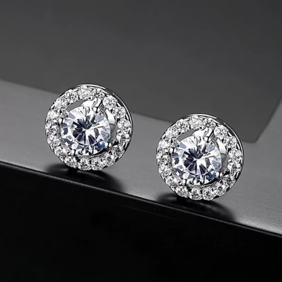 **NEW 18K WHITE GOLD DIAMOND EARRINGS - Picture 1 of 8